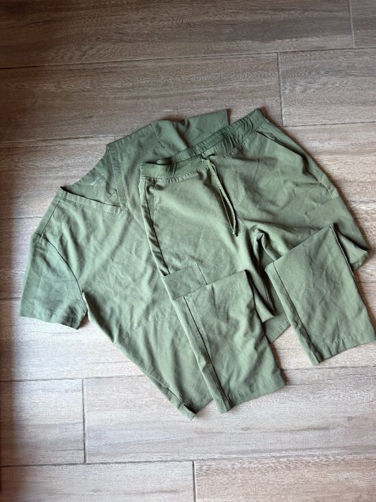 Mandala Pants - Mandala Army Green Scrub Set - V-Neck Top & Cargo Bottoms - Women's Size L